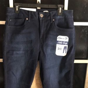 Seven7 Ankle Crop, soft denim.